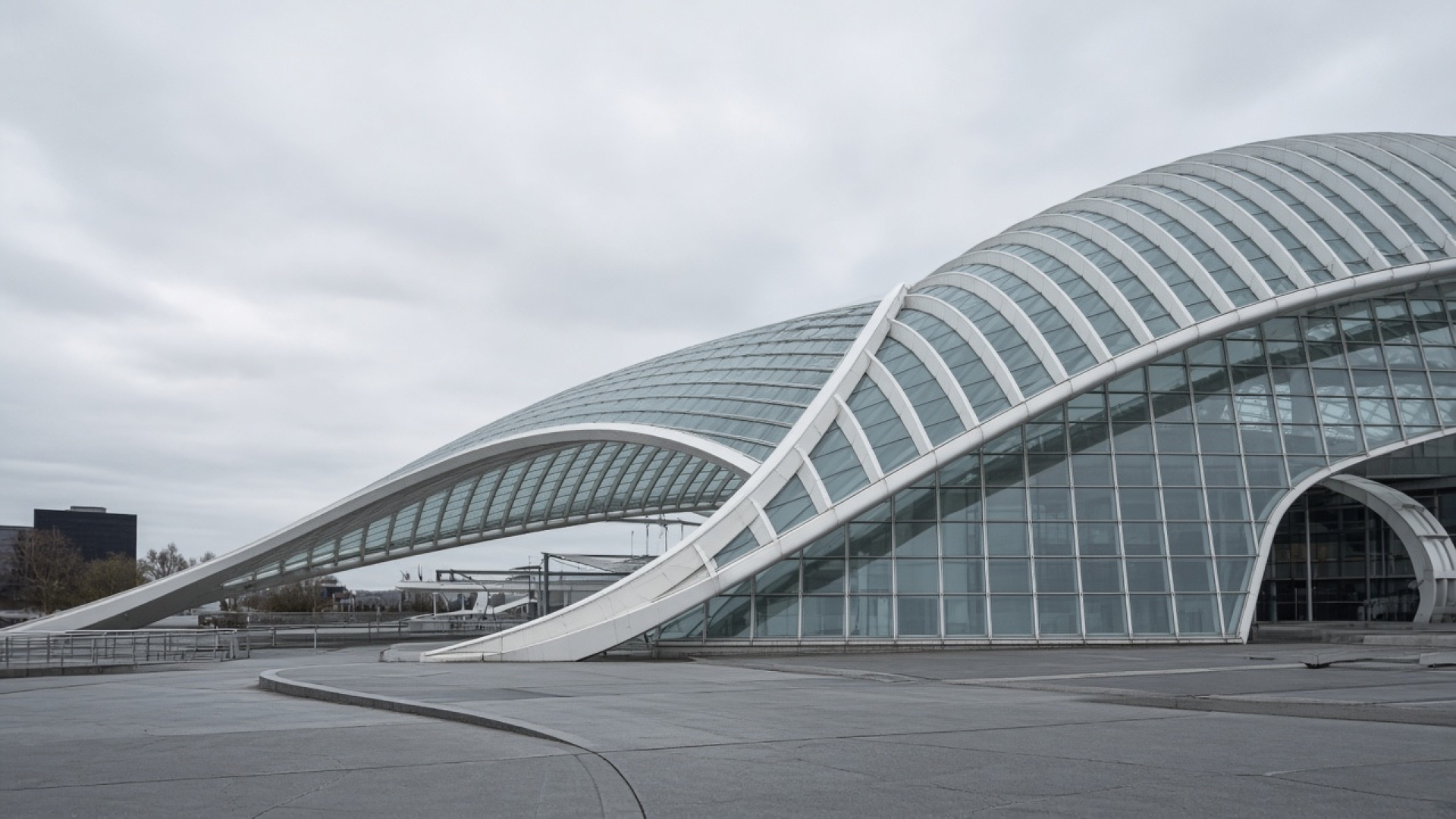Nef de la gare de Liège-Guillemins, première impression de la ville